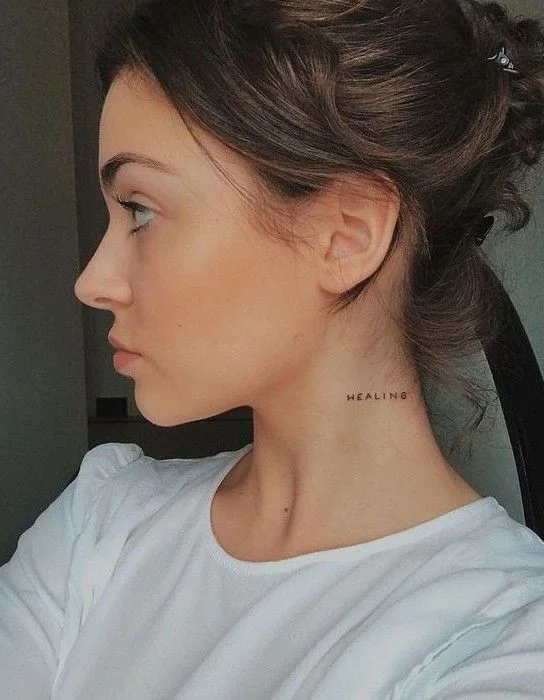 тату на шее